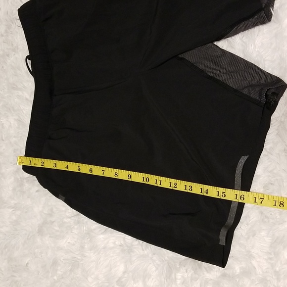 Lululemon Athletic Short Men's Size S Color Black/Gray - Picture 3 of 8